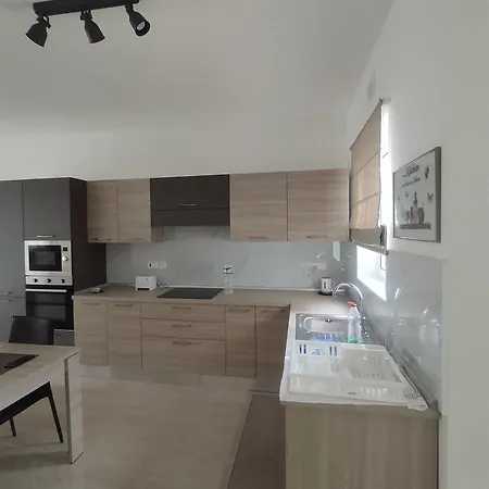 Victoria Modern Kerċem