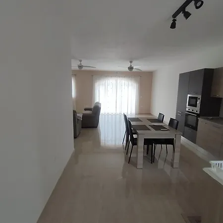 Διαμέρισμα Victoria Modern Kerċem