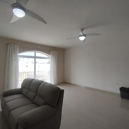 Victoria Modern Kerċem